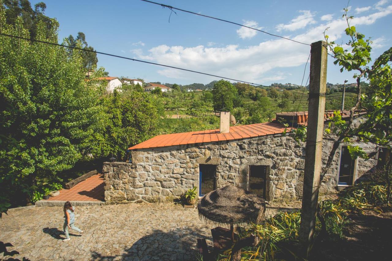 Out Of Town Hostel Castelo de Paiva Exterior photo