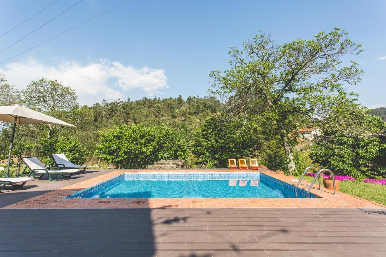 Out Of Town Hostel Castelo de Paiva Exterior photo